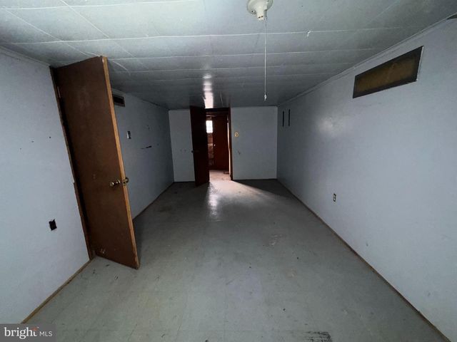 5813 PEMBERTON ST, Philadelphia, PA 19143