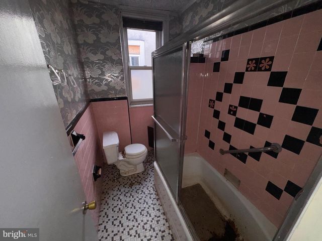 5813 PEMBERTON ST, Philadelphia, PA 19143