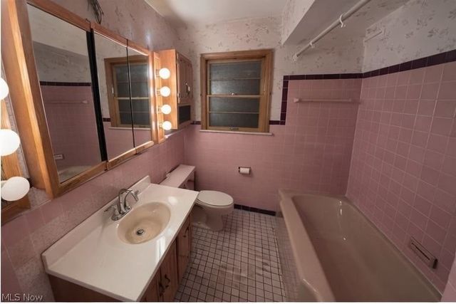 10801 Blossom Avenue, Parma, OH 44130