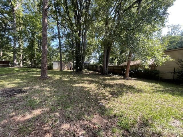909 Carrington Drive, Charlotte, NC 28214