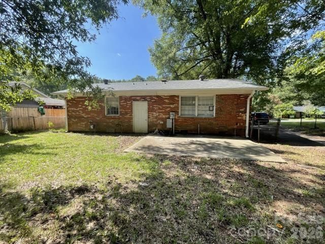 909 Carrington Drive, Charlotte, NC 28214