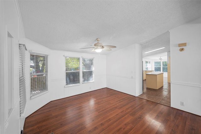 3614 College Street, Damon, TX 77430