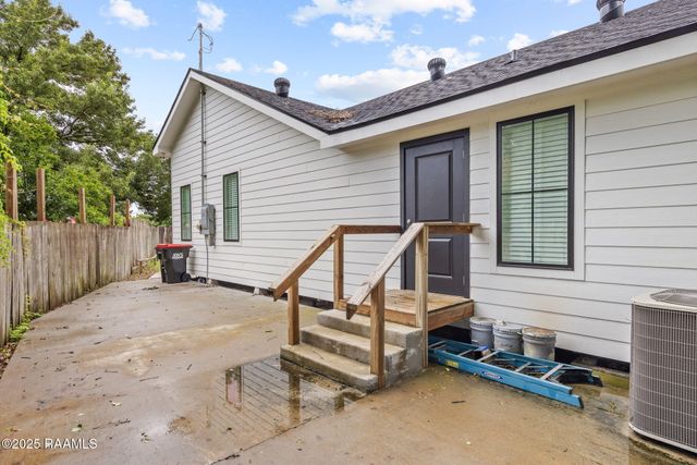 1210 Kaliste Saloom Road, Lafayette, LA 70508