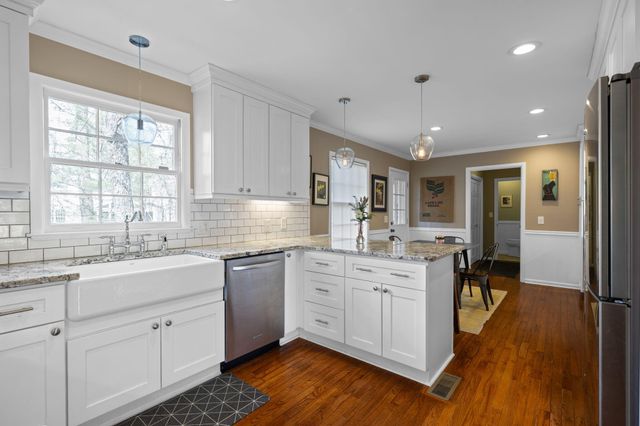 91 Carriage Hill, Signal Mountain, TN 37377