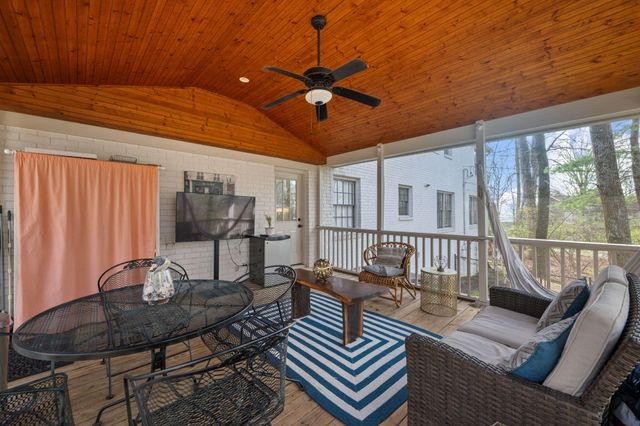 91 Carriage Hill, Signal Mountain, TN 37377