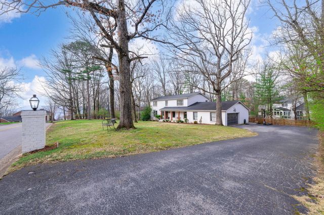 91 Carriage Hill, Signal Mountain, TN 37377