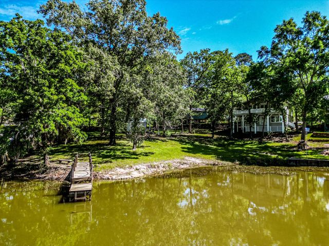 101 Tony Lane, Huntsville, TX 77320