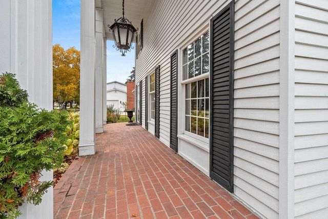 541 W BRIAR LANE, Green Bay, WI 54301