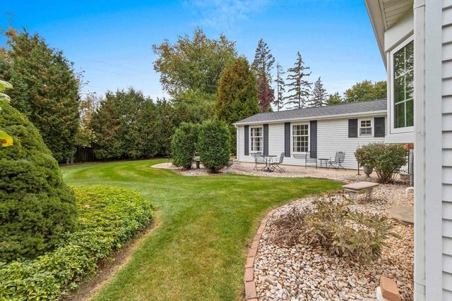 541 W BRIAR LANE, Green Bay, WI 54301