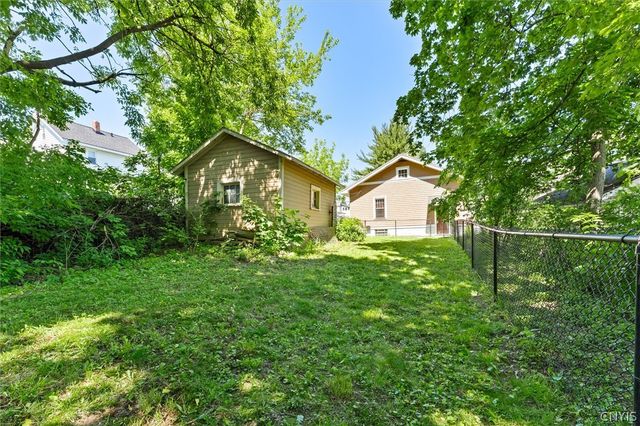106 Orwood Place, Syracuse, NY 13208