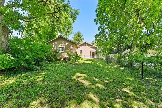 106 Orwood Place, Syracuse, NY 13208