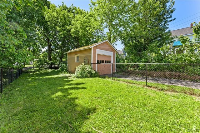 106 Orwood Place, Syracuse, NY 13208