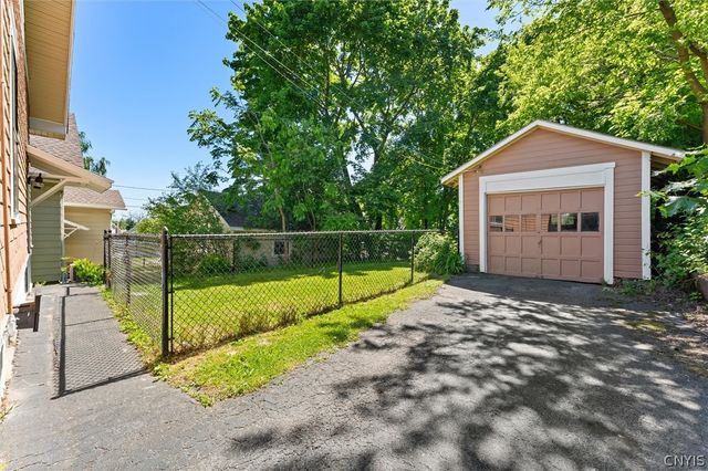 106 Orwood Place, Syracuse, NY 13208