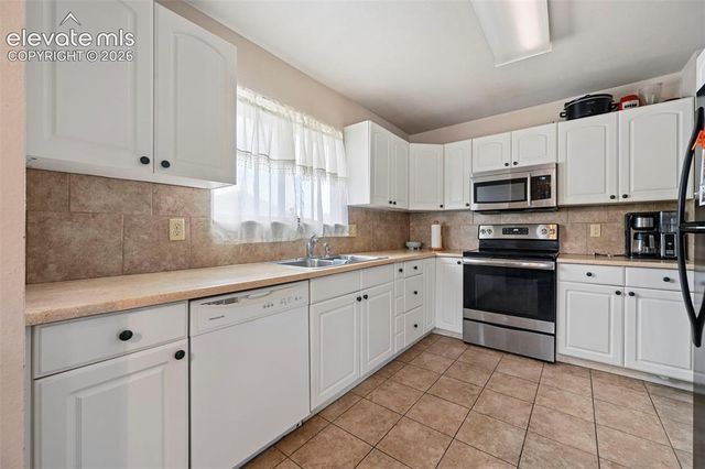 36 Wheatridge Drive, Pueblo, CO 81005