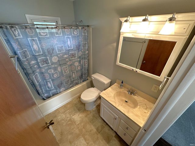 5162 E Quiet Water Court, Monticello, IN 47960