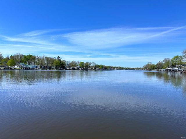 5162 E Quiet Water Court, Monticello, IN 47960