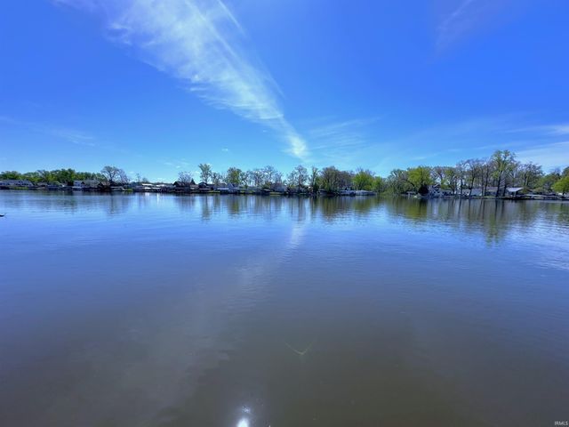 5162 E Quiet Water Court, Monticello, IN 47960
