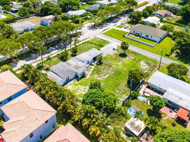 3650 SE 2nd Court, Boynton Beach, FL 33435