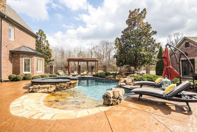 269 N MONTEREY FARMS CV, Collierville, TN 38017