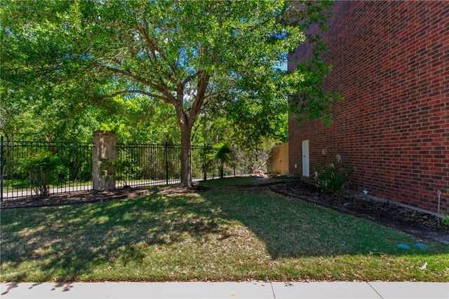 305 Holleman Drive E 1701, College Station, TX 77840