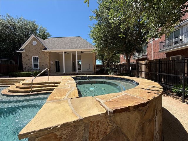 305 Holleman Drive E 1701, College Station, TX 77840