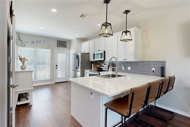305 Holleman Drive E 1701, College Station, TX 77840