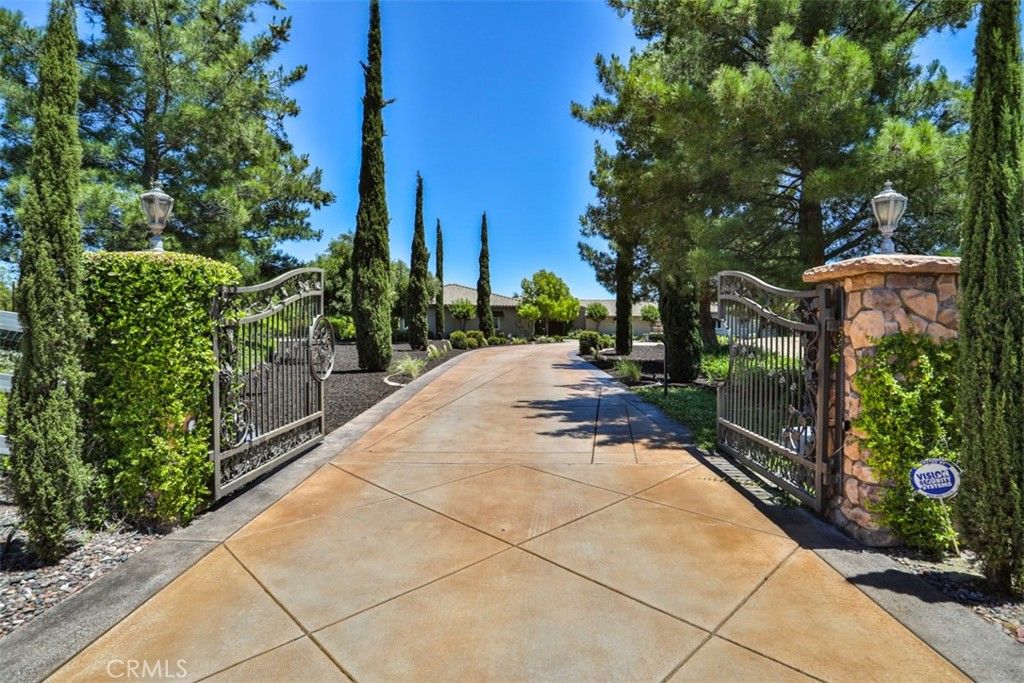 39520 Colleen Way, Temecula, CA 92592