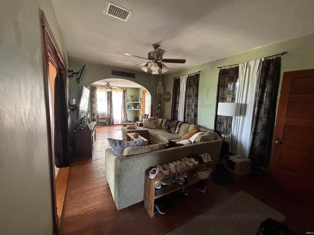 8703 N 100 E Road, Huntington, IN 46750