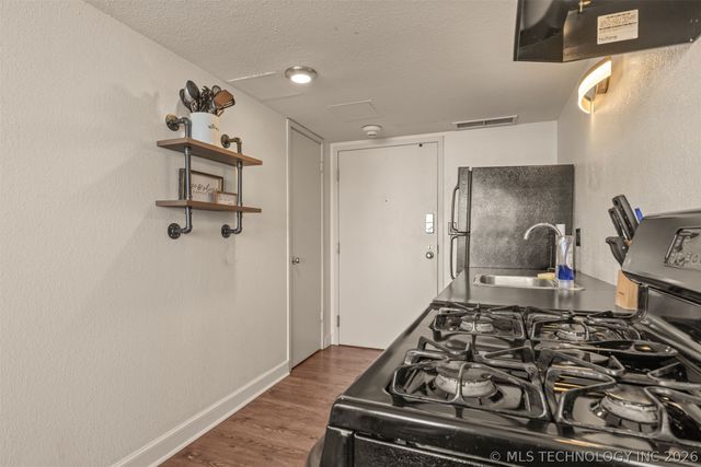 450 W 7th Street 910, Tulsa, OK 74119