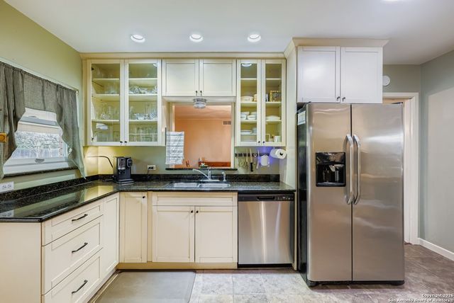 615 CAVE LN, San Antonio, TX 78209