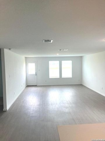 3135 Dispatch Dr., New Braunfels, TX 78130