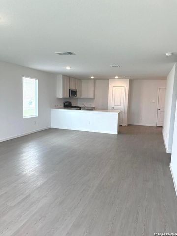 3135 Dispatch Dr., New Braunfels, TX 78130