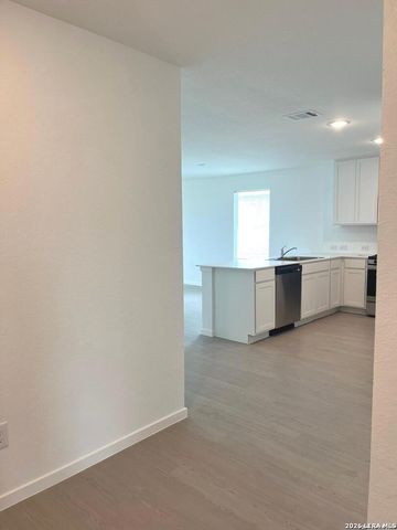 3135 Dispatch Dr., New Braunfels, TX 78130