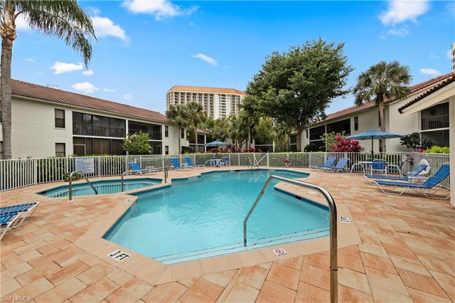 595 Serendipity DR 595, Naples, FL 34108