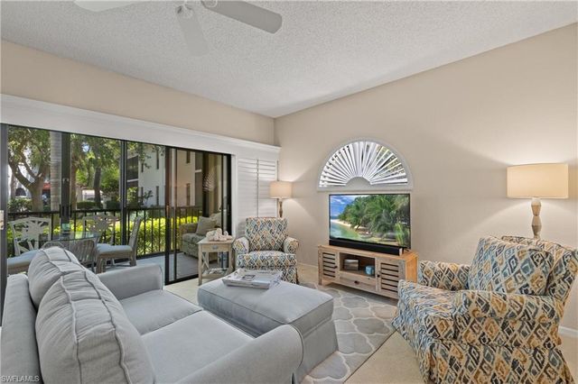595 Serendipity DR 595, Naples, FL 34108
