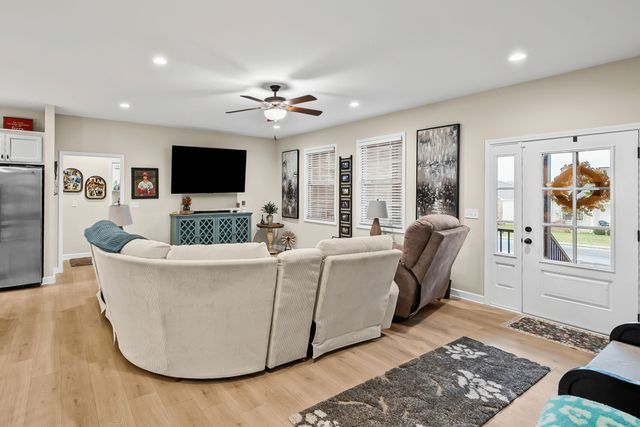 104 Lowell Way, Hopkinsville, KY 42240