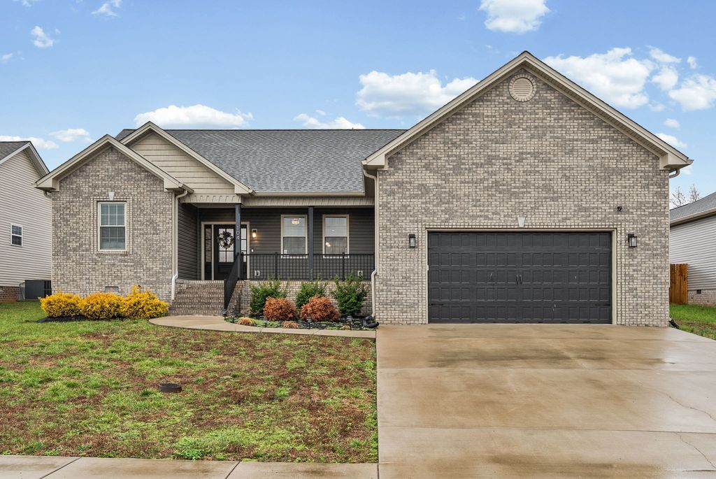 104 Lowell Way, Hopkinsville, KY 42240