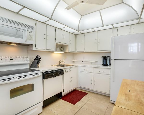 2681 S Course Dr 209, Pompano Beach, FL 33069