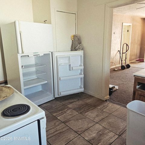 1209 W Hall Avenue, Las Cruces, NM 88005