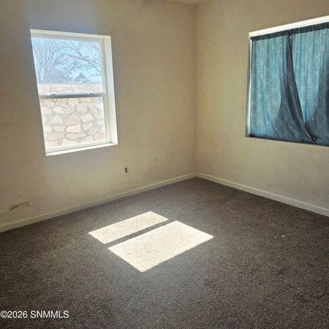 1209 W Hall Avenue, Las Cruces, NM 88005