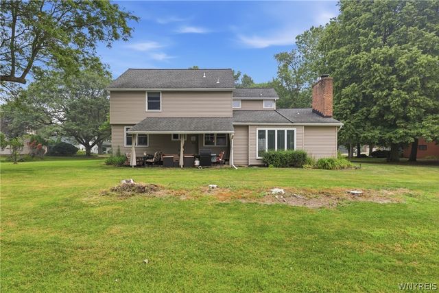 42 Hawthorne Court, Orchard Park, NY 14127