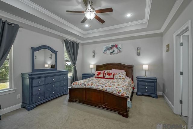 16124 Blackstone Dr, Pride, LA 70770