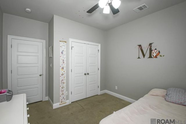 16124 Blackstone Dr, Pride, LA 70770