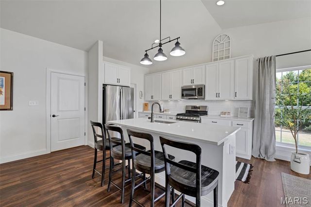 1576 Westlake Circle Drive, Pacific, MO 63069