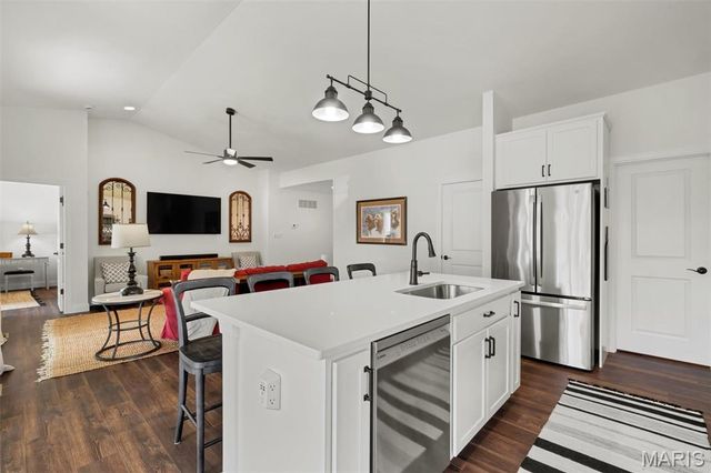 1576 Westlake Circle Drive, Pacific, MO 63069