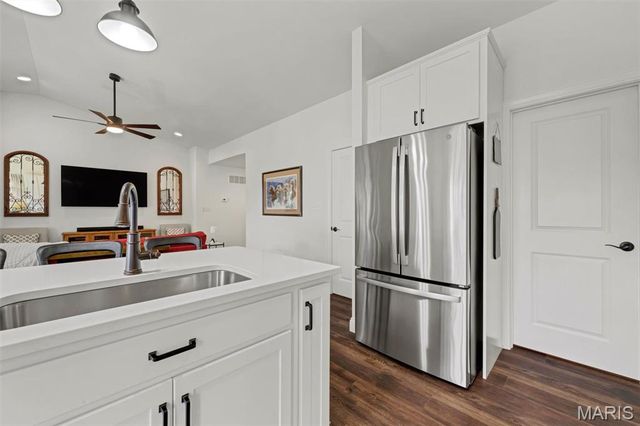 1576 Westlake Circle Drive, Pacific, MO 63069