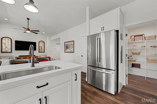 1576 Westlake Circle Drive, Pacific, MO 63069