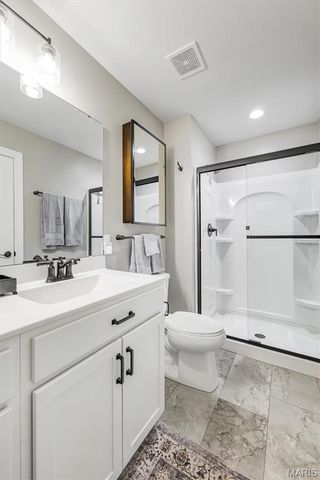 1576 Westlake Circle Drive, Pacific, MO 63069