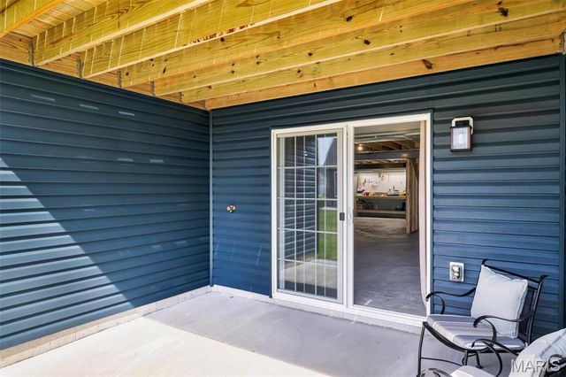 1576 Westlake Circle Drive, Pacific, MO 63069