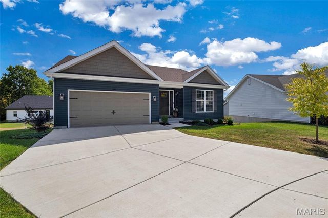 1576 Westlake Circle Drive, Pacific, MO 63069